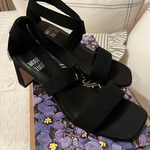 Ladies black dress shoe